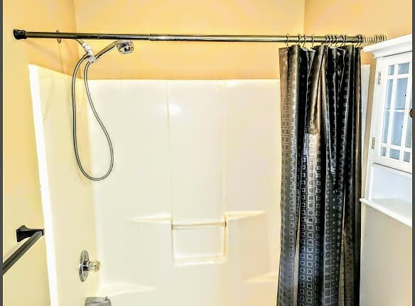 Building Photo - 382 Waterside Avenue