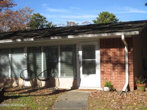 Building Photo - 469D Thornbury Ct