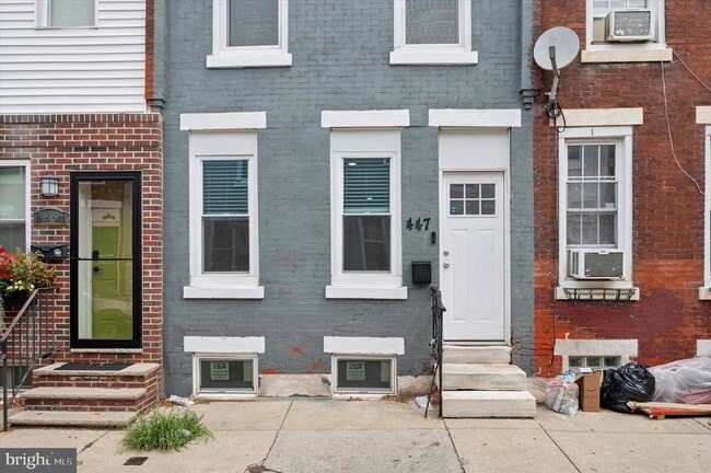 Building Photo - 447 Durfor St