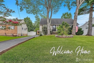 Building Photo - 22 Westbury Rd