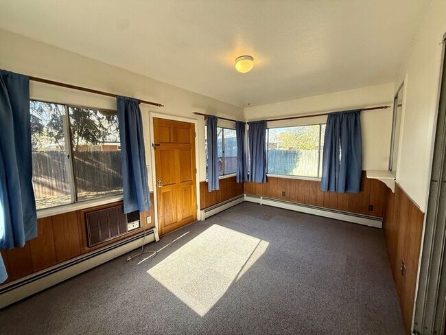 Building Photo - ***MOVE-IN SPECIAL 2 WEEKS FREE***2 Bed, 1.5 Bath Duplex for Rent in Fort Collins!