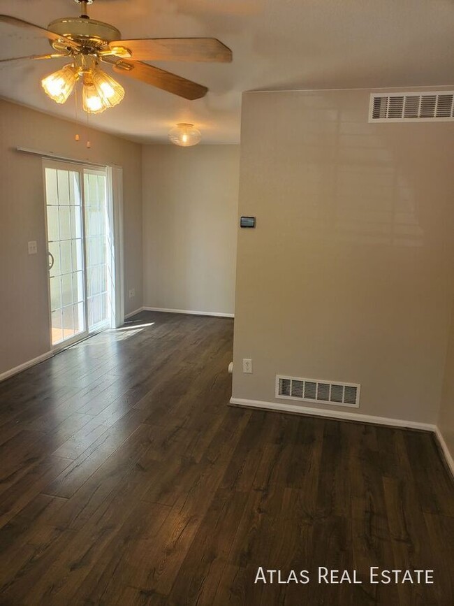 Building Photo - 2 WEEKS FREE RENT IF MOVED IN BY 11/15!  C...