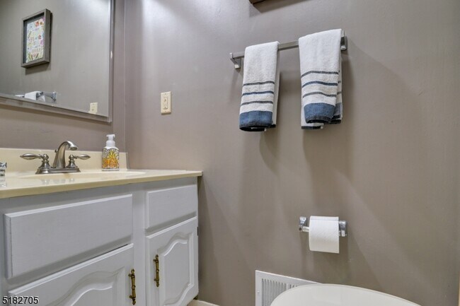 Building Photo - 78 Canterbury Rd