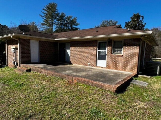 Building Photo - 157-159-159 Bentwood Cir