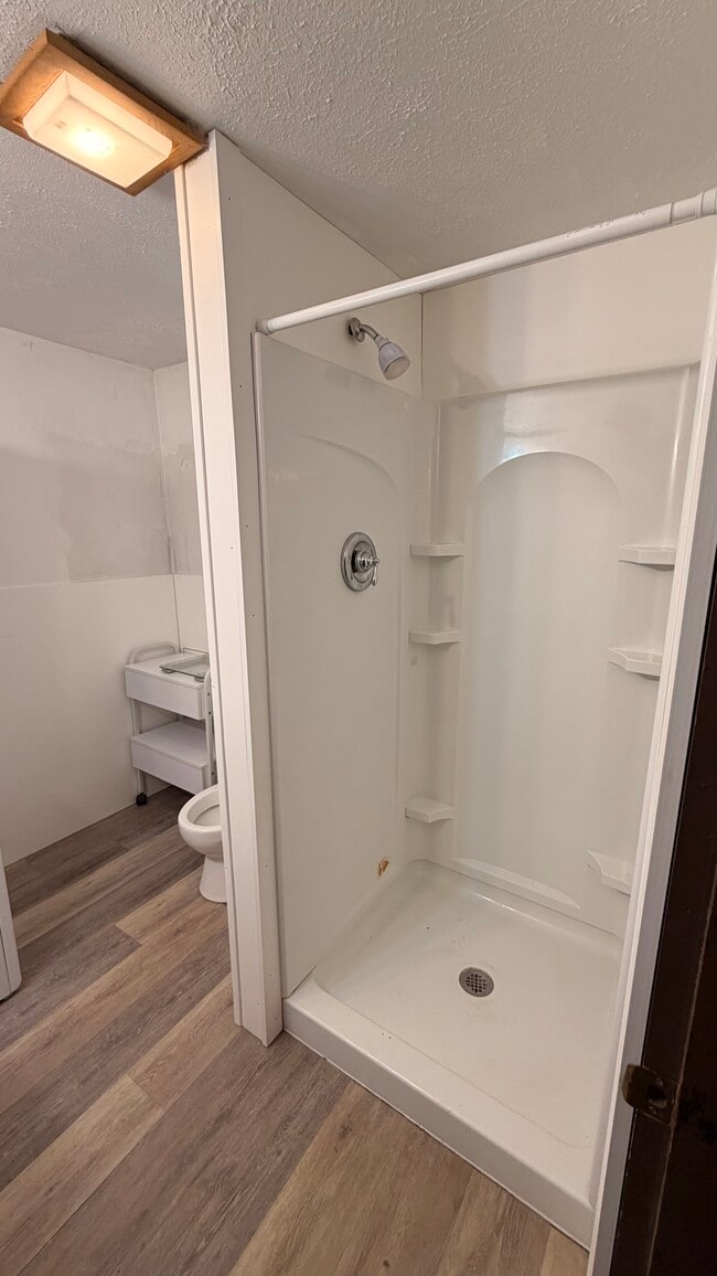 Building Photo - 483 W Perry St