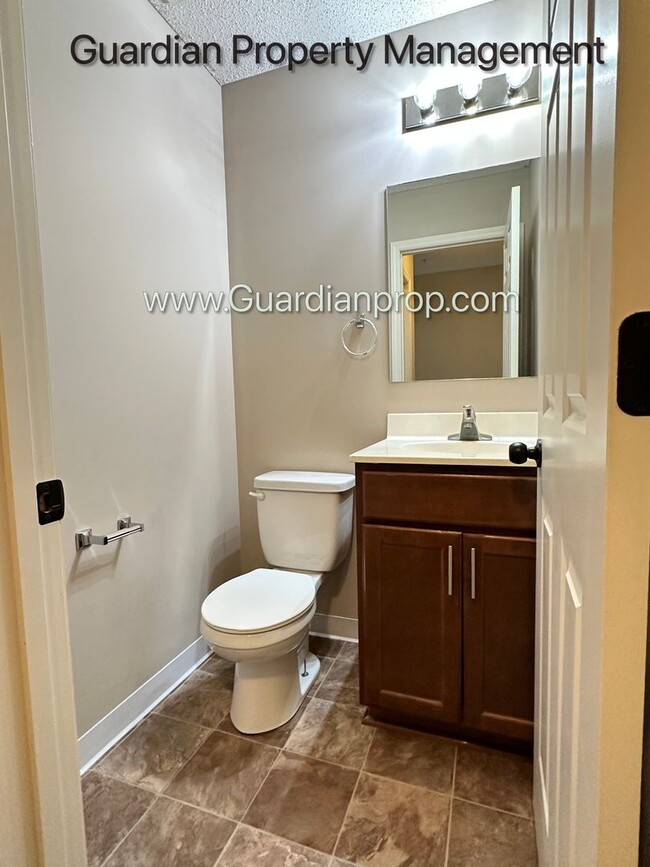 Building Photo - Champlin Town Home, 2 Car Garage, Balcony,...