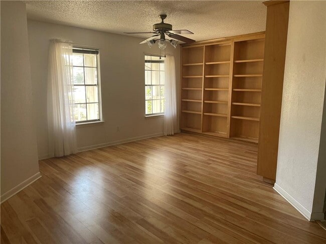 Building Photo - 4506 Pelham Dr