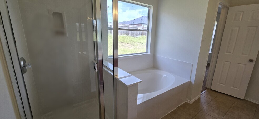 Building Photo - 6206 Taree Loop