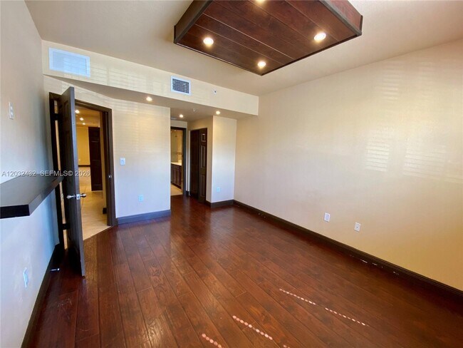 Building Photo - 8800 NW 107 Ct