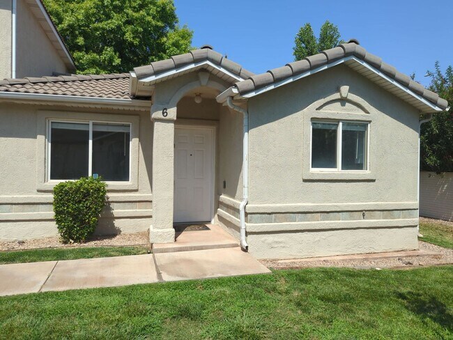 Primary Photo - Centrally Located 3 Bedroom Condo. Small D...