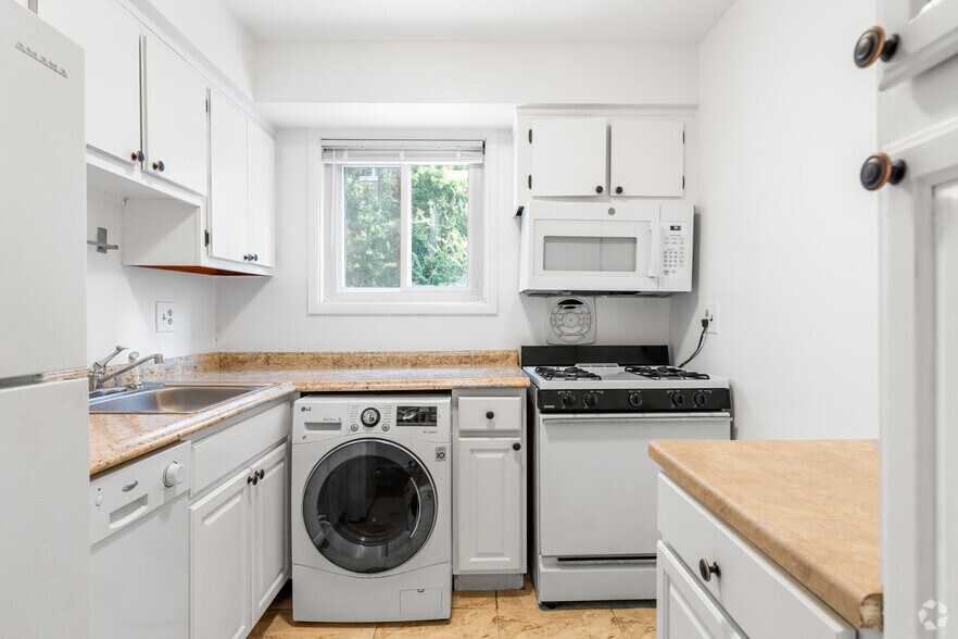 Primary Photo - Ballston Garden Apartments