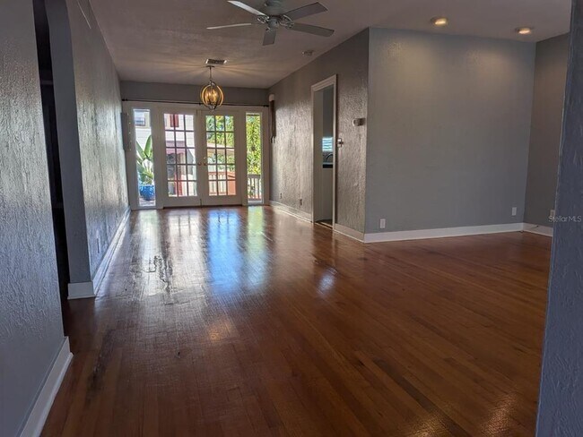 Building Photo - 145 29th Ave N