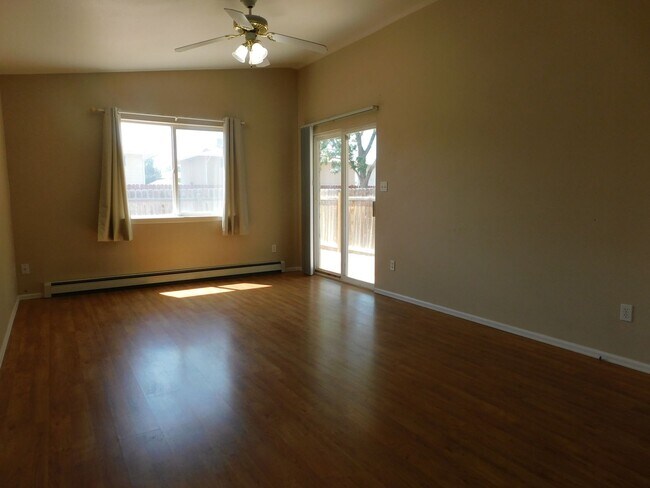 Building Photo - Easy Living in Clifton