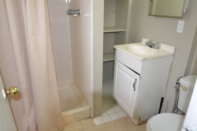 Building Photo - 211 Drew St