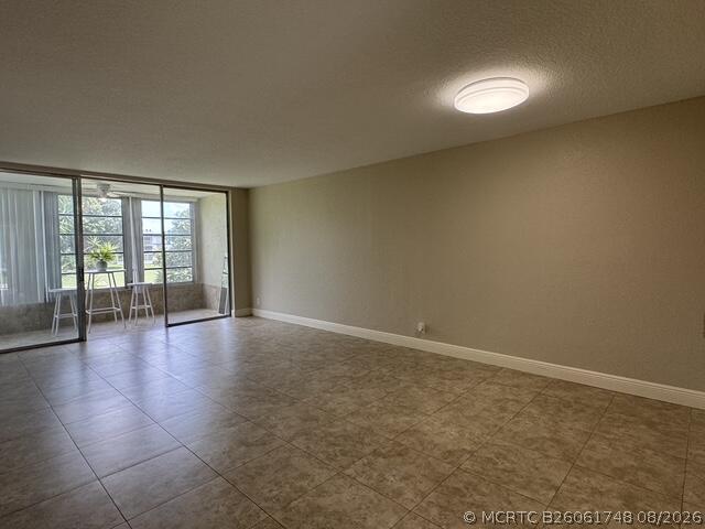 Building Photo - 8411 Lagos De Campo Blvd