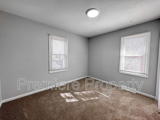 Building Photo - 8600 E 114th St