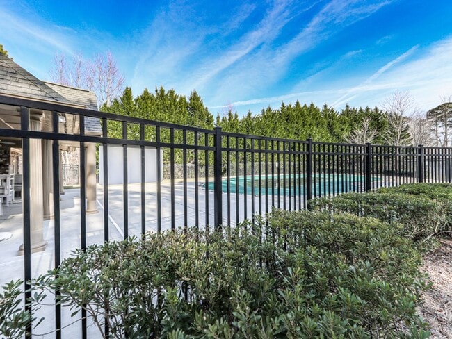Building Photo - Luxury Alpharetta/Milton Townhouse!!