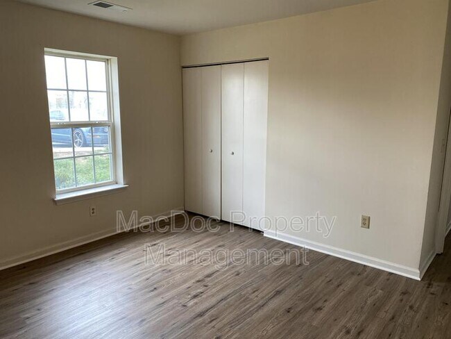 Building Photo - 38 White Pine Cir