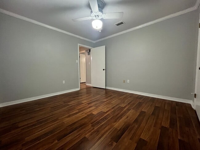 Building Photo - 617 Turtle Creek Dr