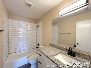 Building Photo - 7571 Windsor Oaks