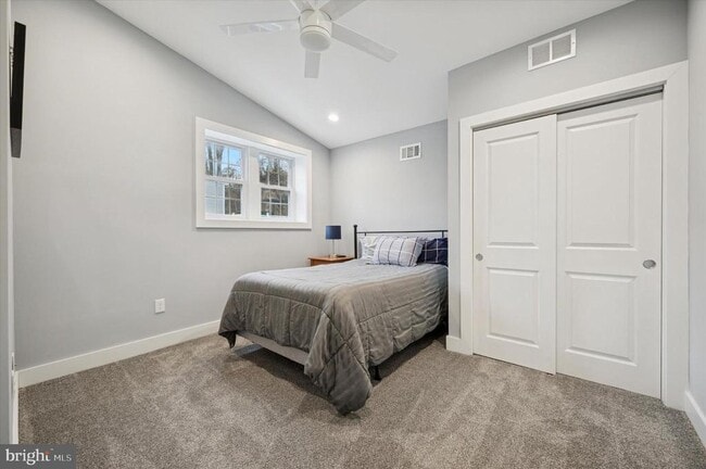 Building Photo - 327 Leverington Ave