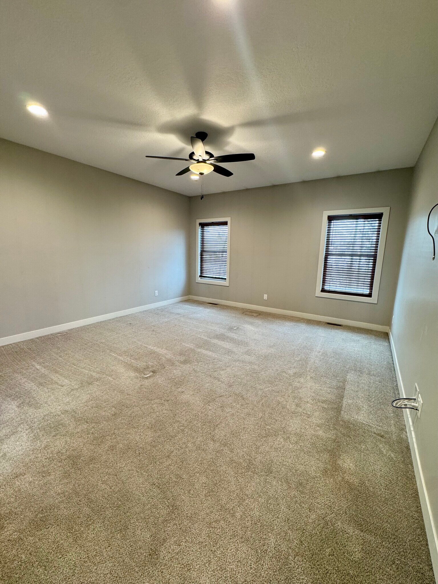 Building Photo - 706 Foret Mansur