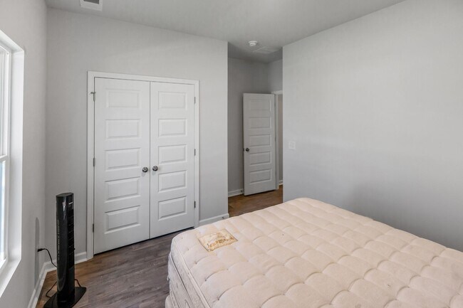 Building Photo - 168 Bottlebrush Dr