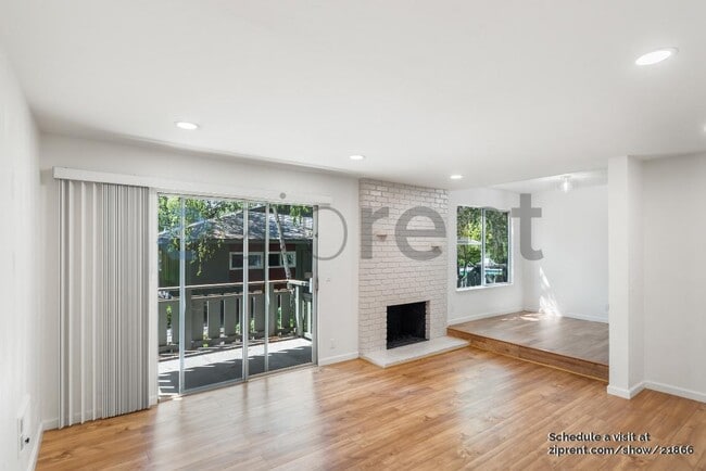 Building Photo - 99 E Middlefield Rd