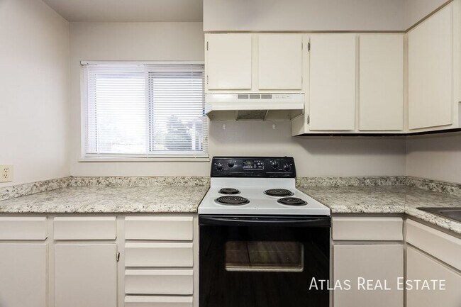 Building Photo - 1809 Eagle View Dr