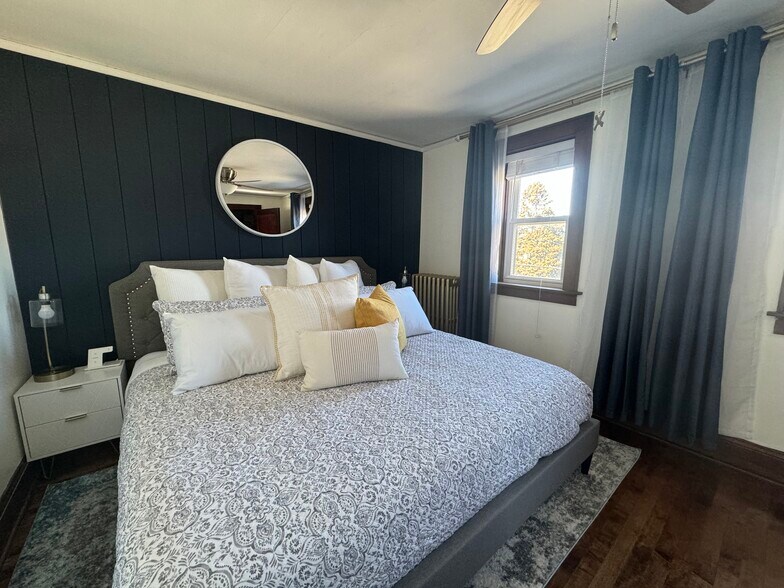 Bedroom 2 - 821 E Pearson St