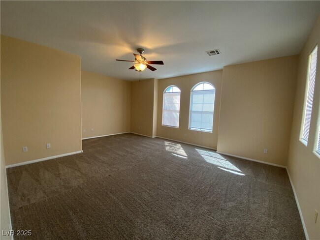 Building Photo - 744 Blue Barrel St