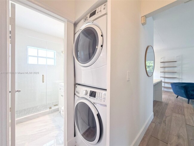 Building Photo - 2750 SW 28th Ct