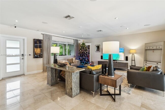 Building Photo - 13801 S Biscayne River Dr