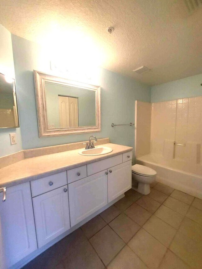 Building Photo - Gorgeous two-bedroom Condo