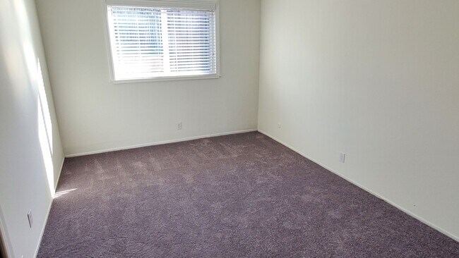 Building Photo - Spacious 2 Bedroom, 1 Bathroom Moraga Condo