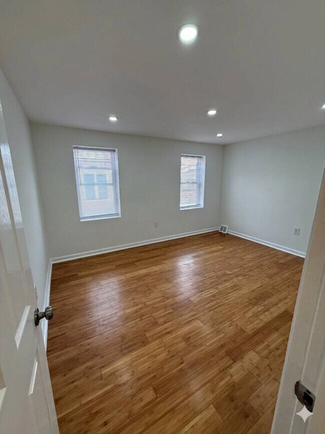Building Photo - 538 Gerritt St