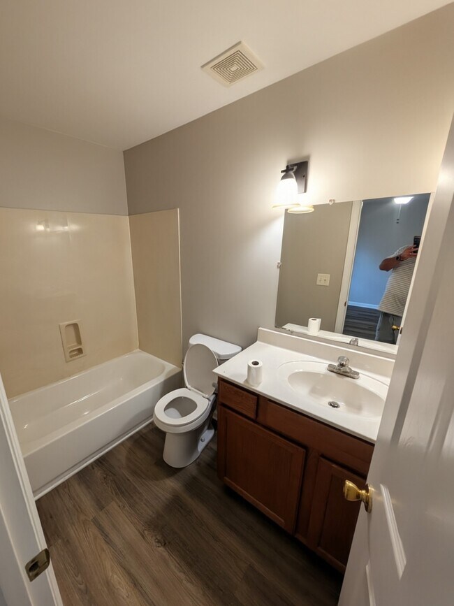 Building Photo - 501 Chandler Pl