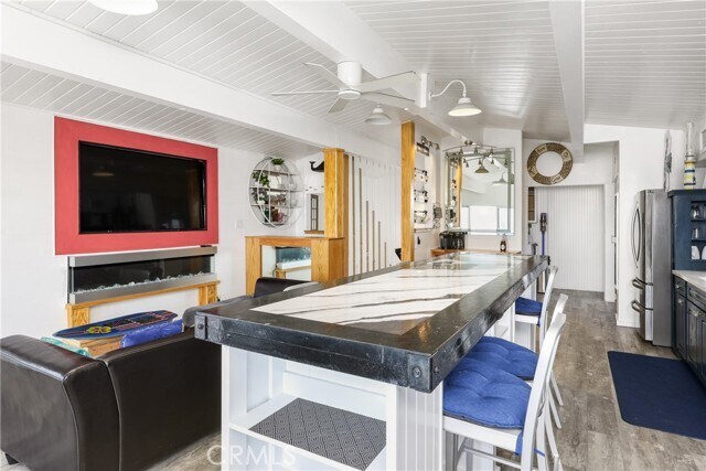 Building Photo - 2214 W Oceanfront