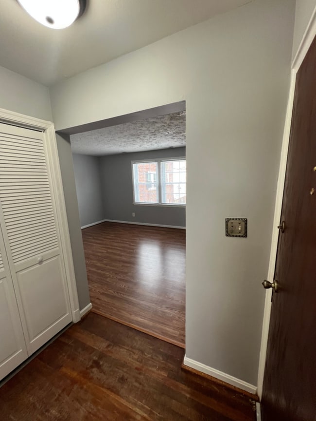 Building Photo - 2008 Fort Davis St SE