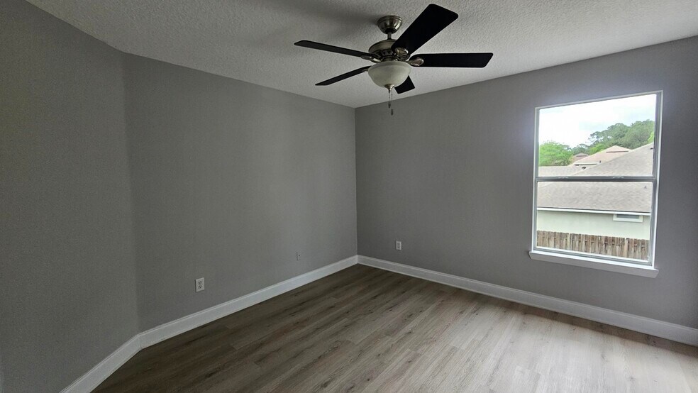 Building Photo - 13983 Summer Breeze Dr