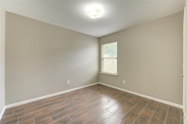 Building Photo - 6815 Dolan Bluff Ln
