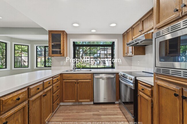Building Photo - Updated Three Bedroom Home in Tigard!