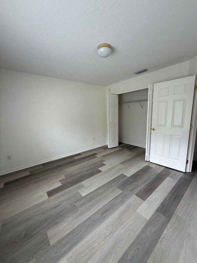 Building Photo - 8161 SW 128 Loop