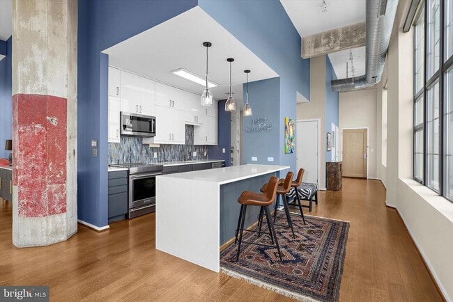 Building Photo - 1200 Steuart St