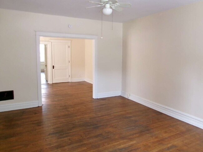 Building Photo - ** MOVE IN SPECIAL** First-Floor Unit with Hardwood Floors & Spacious Living Areas