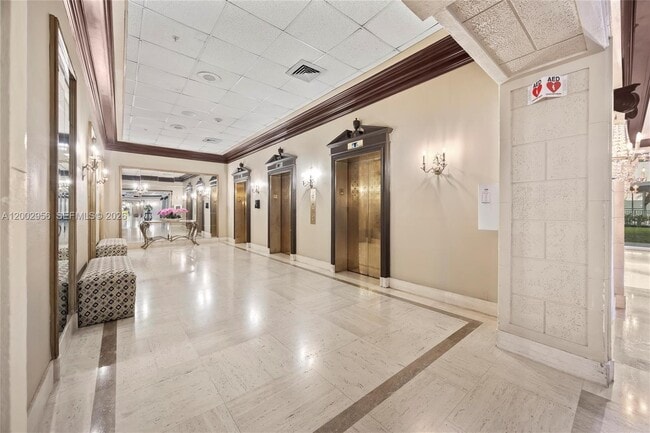 Building Photo - 2030 S Ocean Dr