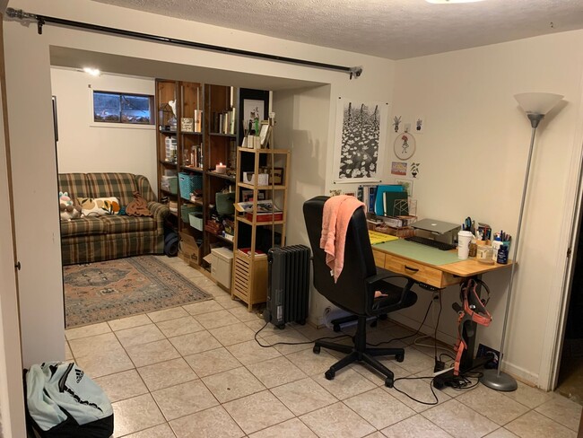 Building Photo - 3 bd/1.5 bath Charming Home just 4 blocks from IU Jacob's School of Music - Available August 2027!