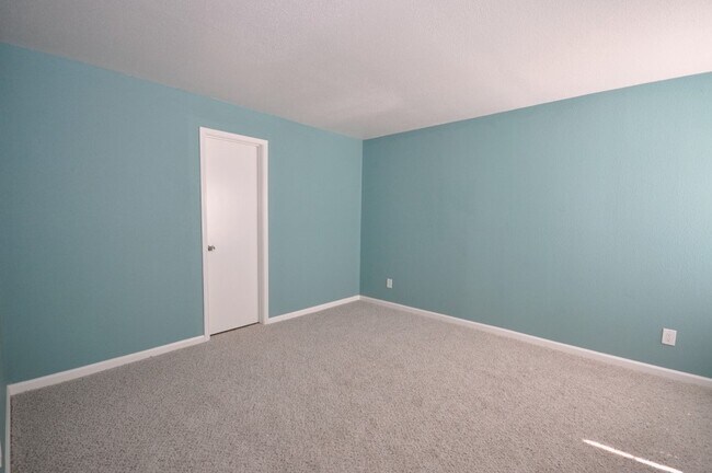 Building Photo - 10630 Westbrae Pkwy