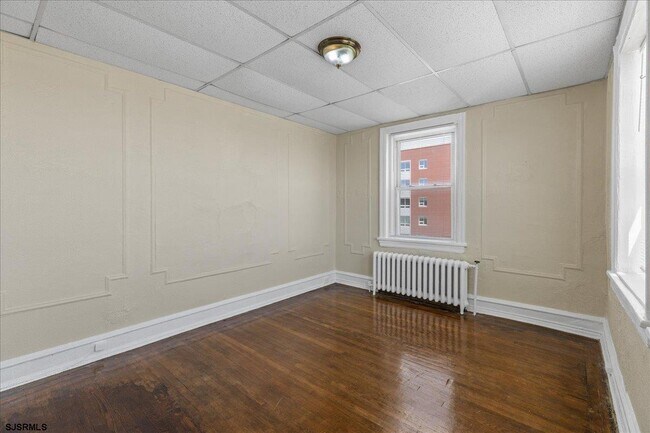 Building Photo - 2 S Hartford Ave