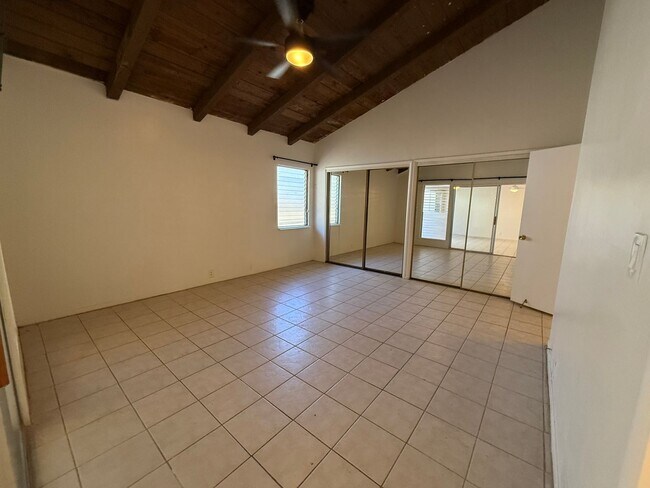 Building Photo - 949 Wainiha St